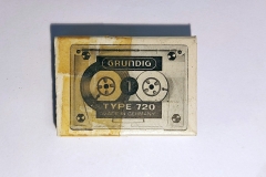 Grundig-E7-case