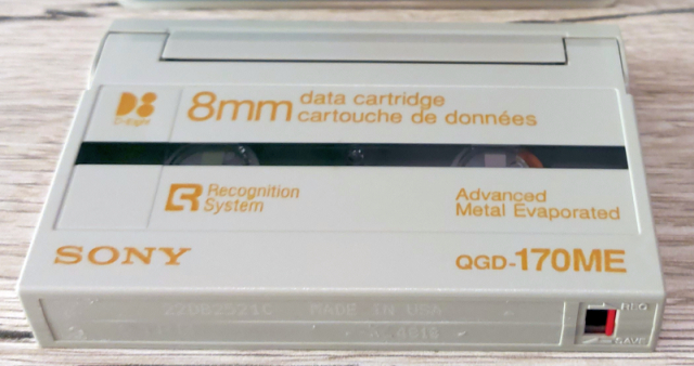 Digital8 (1999.)