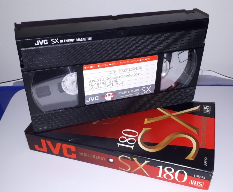 VHS (1976.)